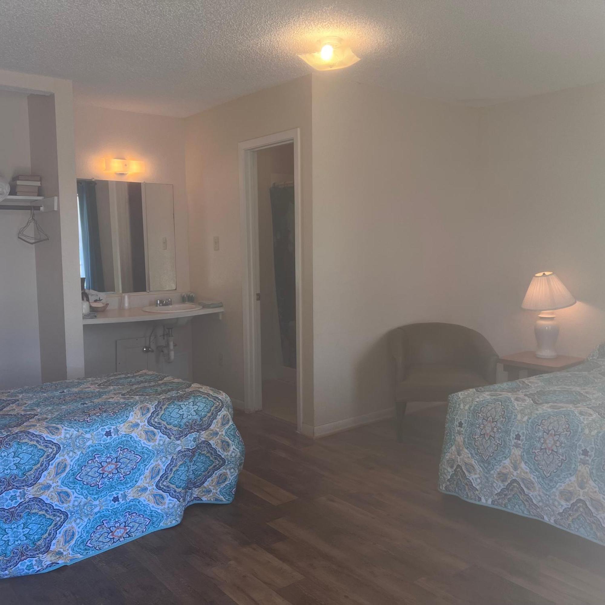 Alpine Lakeside Motel Room Backside Hemphill Esterno foto