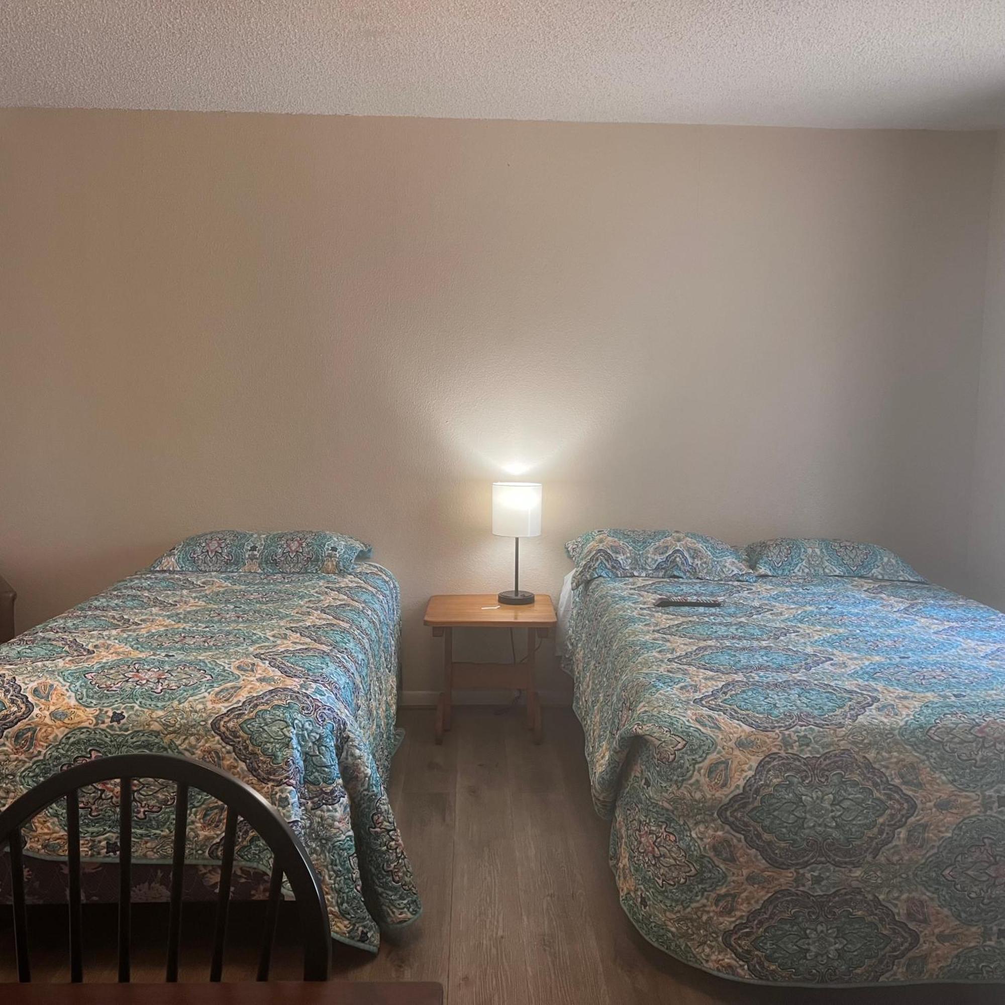 Alpine Lakeside Motel Room Backside Hemphill Esterno foto